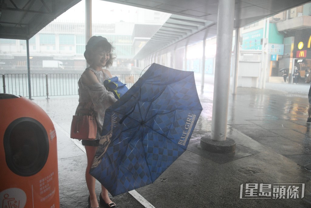 本港今早多處錄得超過5毫米雨量。（資料圖片）