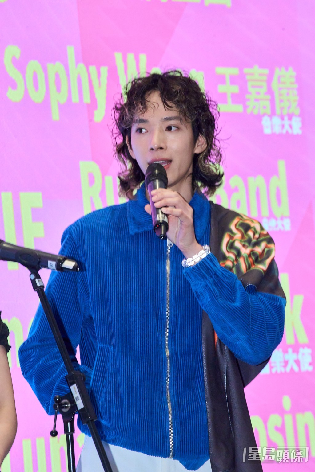 張明偉感激搶耳音樂予以渠道帶他們到海外玩騷。 張明偉感激搶耳音樂予以渠道帶他們到海外玩騷。
