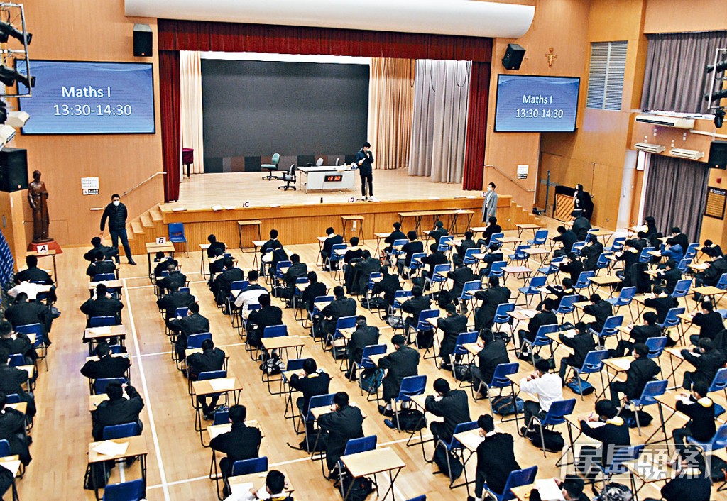 考評局表示,調整費用後,語文科考試費由697元升至718元、其他科目由466元增至480元,自修生報名費為550元。資料圖片 考評局表示,調整費用後,語文科考試費由697元升至718元、其他科目由466元增至480元,自修生報名費為550元。資料圖片