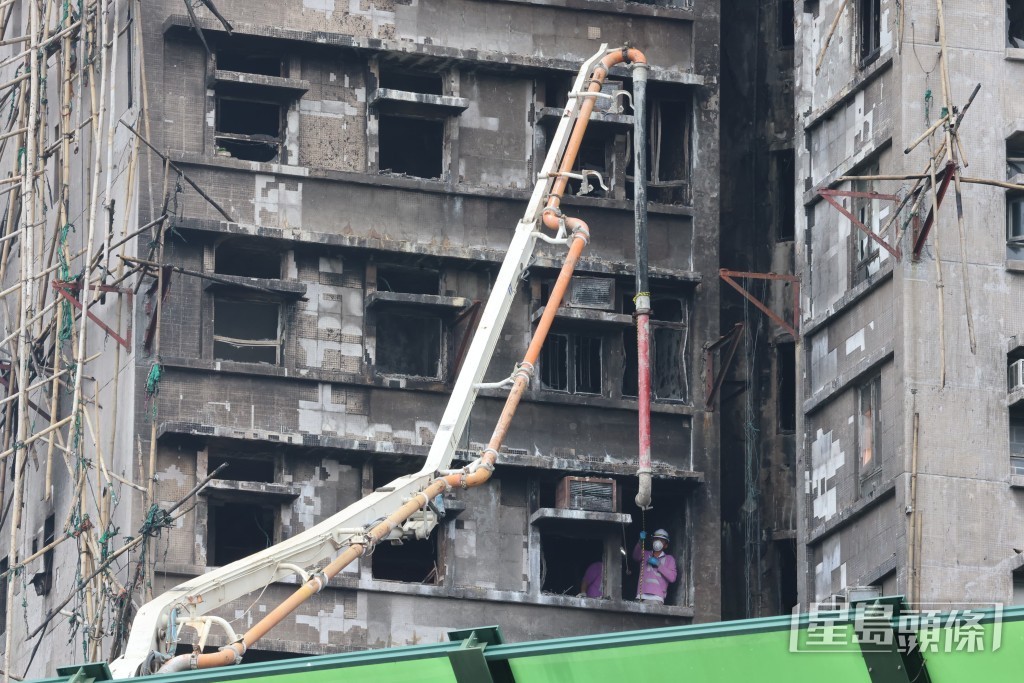 宏福苑災後工作仍在繼續。資料圖片