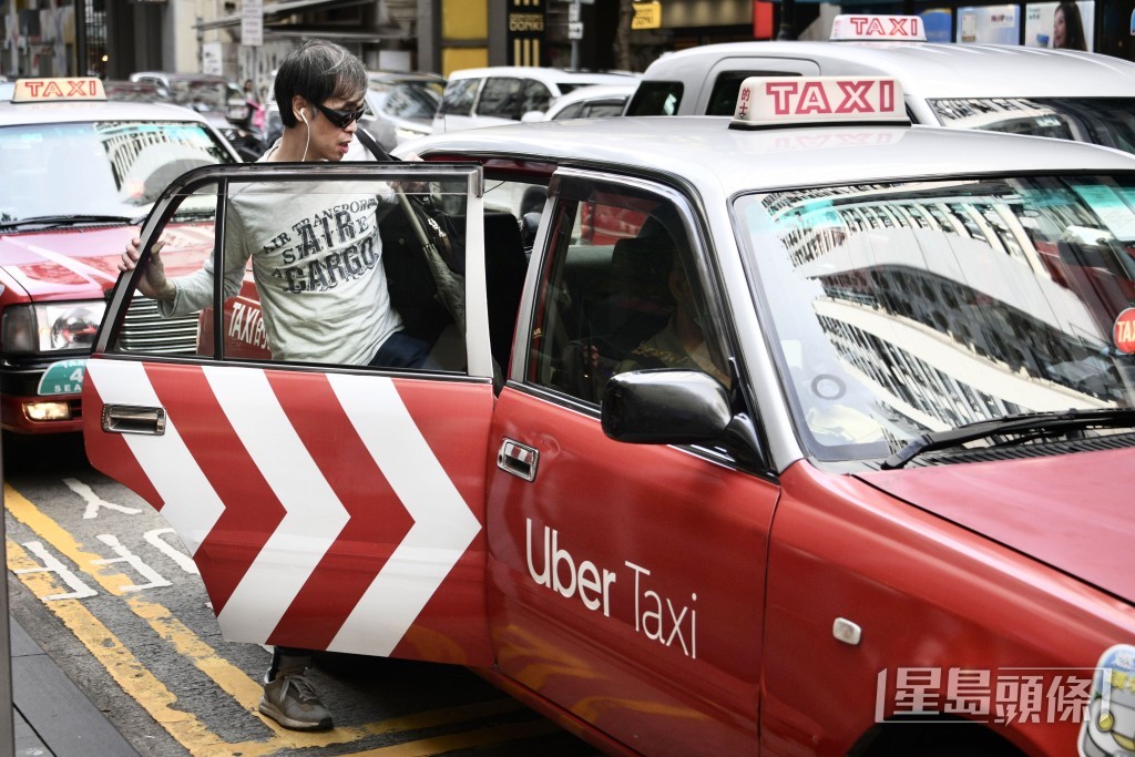引入網約車服務有助釋放私家車的運力、增加服務供應,並吸引年輕人加入行業。資料圖片 引入網約車服務有助釋放私家車的運力、增加服務供應,並吸引年輕人加入行業。資料圖片