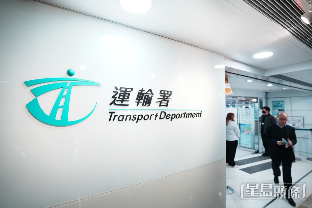 運輸署今日（11日）宣布批出自動駕駛車輛先導牌照，批准往來高鐵香港西九龍站與機場快綫九龍站的自動駕駛私家車測試項目。