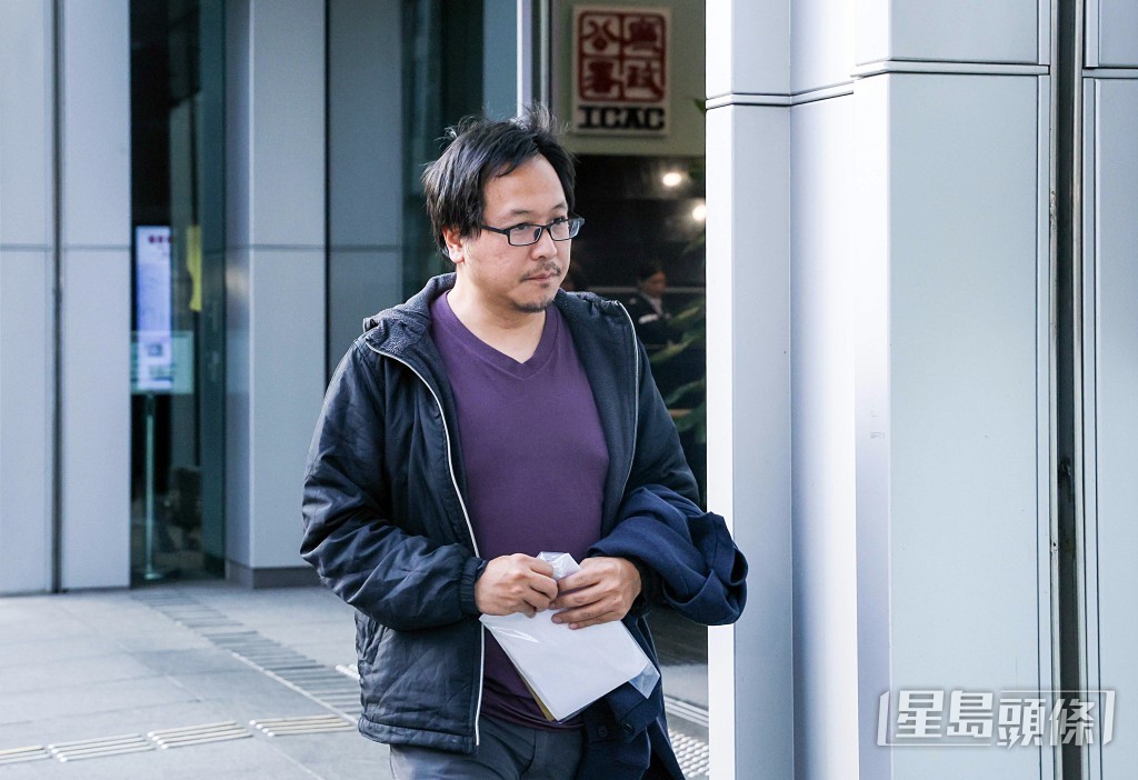 徐滿柑離開廉署總部。何家豪攝 徐滿柑離開廉署總部。何家豪攝