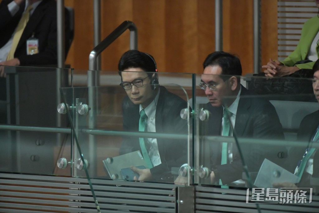 多名官員及行會成員配以綠色打扮。（陳極彰攝）