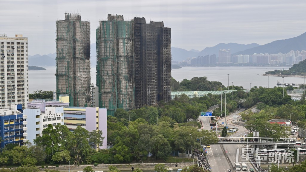 大埔宏福苑發生五級大火，政府宣布今年的除夕跨年倒數活動將會取消煙花匯演。資料圖片