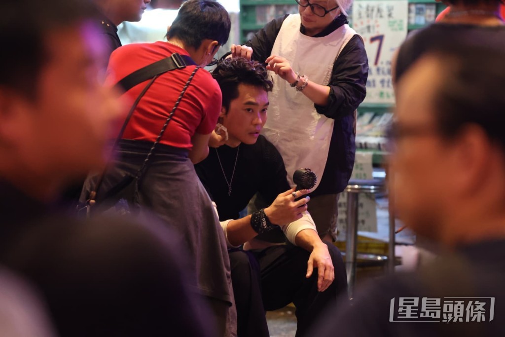 廟街外景熱到爆。