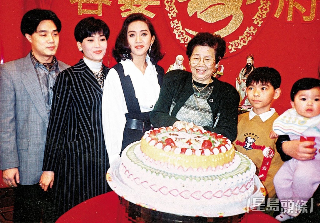 梅艷芳與梅愛芳都非常孝順梅媽。 梅艷芳與梅愛芳都非常孝順梅媽。
