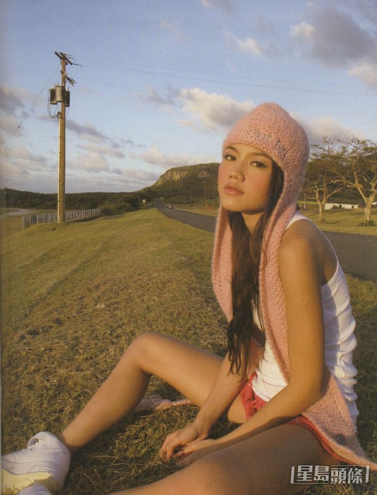 周秀娜2009年推出首本寫真集《Kissy Chrissie Saipan》，一炮而紅。