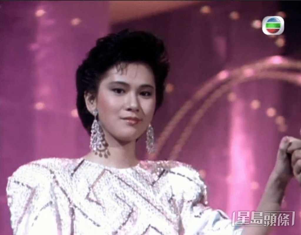 1986年參加港姐。 1986年參加港姐。