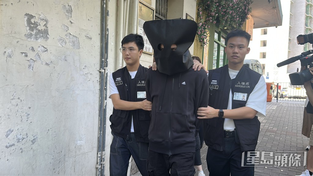 被捕人士帶署調查。劉漢權攝 被捕人士帶署調查。劉漢權攝