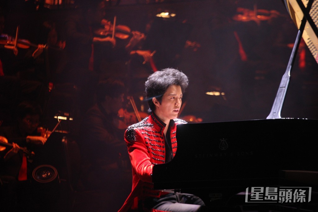 李云迪以18岁之龄拿下萧邦国际钢琴比赛金奖。 李云迪以18岁之龄拿下萧邦国际钢琴比赛金奖。