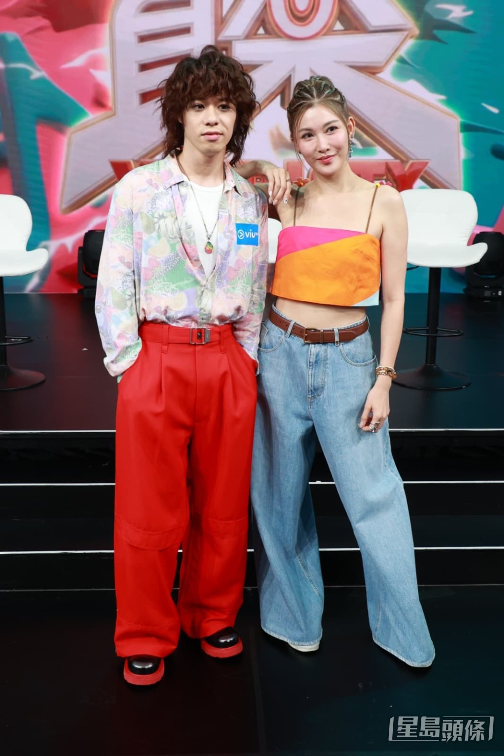 Rain曾現場欣賞Mike演唱,大讚唱歌好聽之餘身材好,是心目中合格的小鮮肉! Rain曾現場欣賞Mike演唱,大讚唱歌好聽之餘身材好,是心目中合格的小鮮肉!