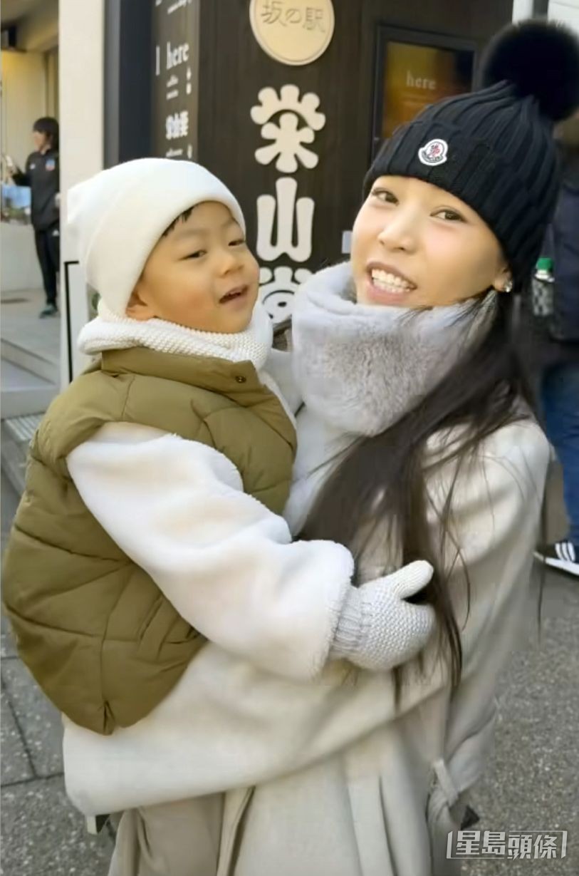 薛家燕唔好意思催促新抱Zoe快啲再生。 薛家燕唔好意思催促新抱Zoe快啲再生。