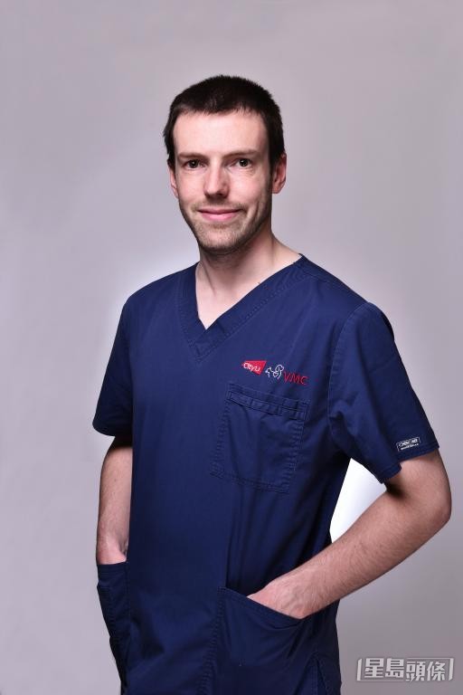 城大動物醫療中心醫療主任Alexander Thomson指,成立動物血庫有重大裨益。 城大動物醫療中心醫療主任Alexander Thomson指,成立動物血庫有重大裨益。