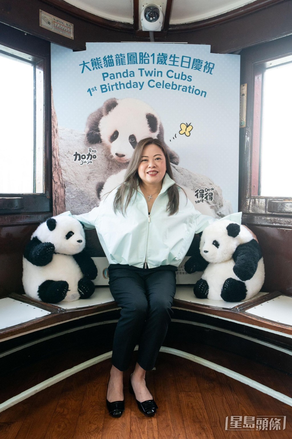 罗淑佩指每次乘坐小轮，都赞叹维港之美、香港之美，今次有龙凤胎姊弟加持，一定会令旅客更乐而忘返啦。罗淑佩fb
