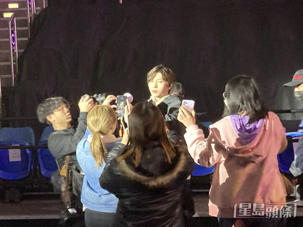 Encore時,成員於觀眾席現身 Encore時,成員於觀眾席現身
