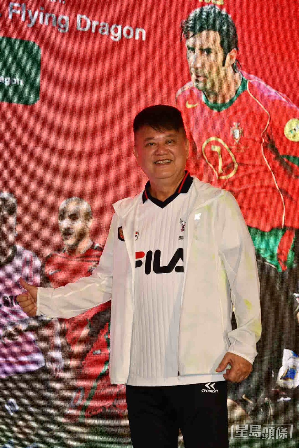 阿叻陈百祥近年成为“全职球员”，忙于与明星足球队四出参与友赛。
