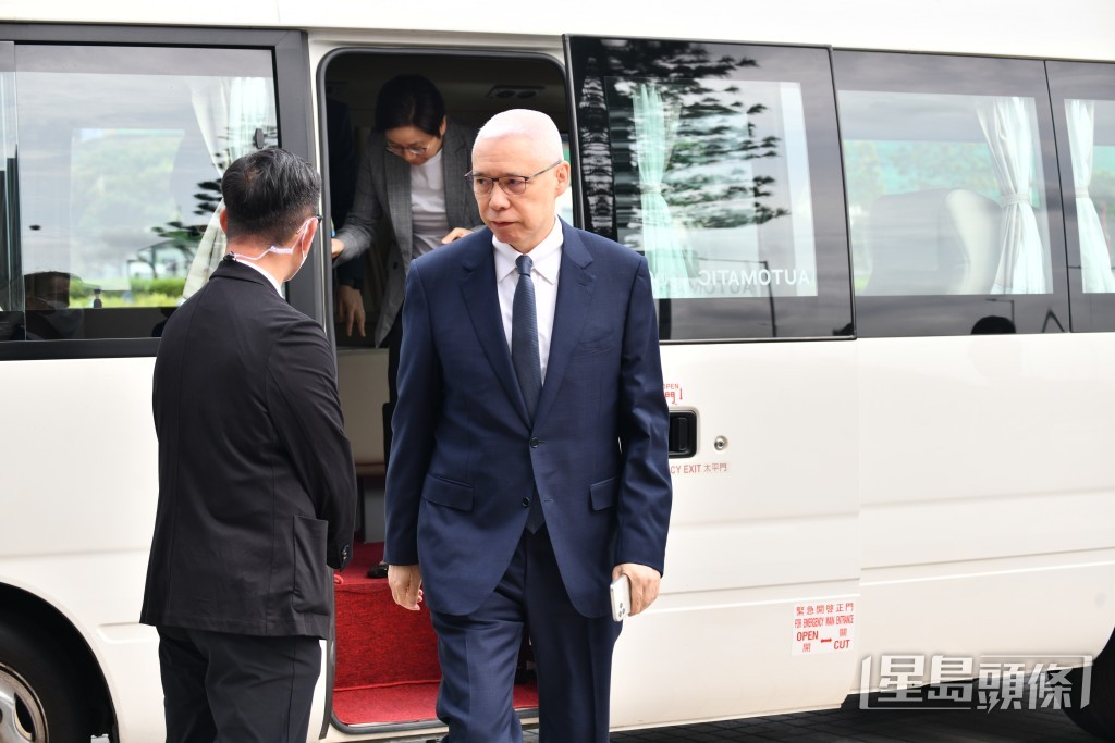 委員歐陽伯權。