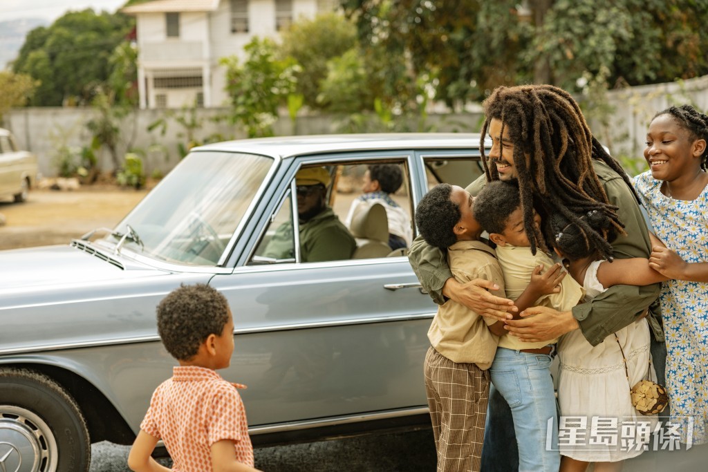 因篇幅所限,電影講述Bob Marley的家庭唔算太多。 因篇幅所限,電影講述Bob Marley的家庭唔算太多。