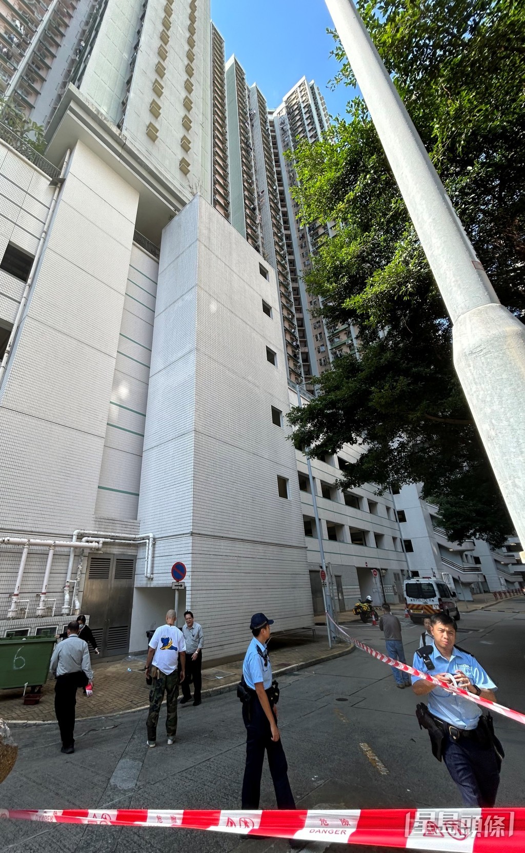 警員封鎖現場調查。林思明攝 警員封鎖現場調查。林思明攝