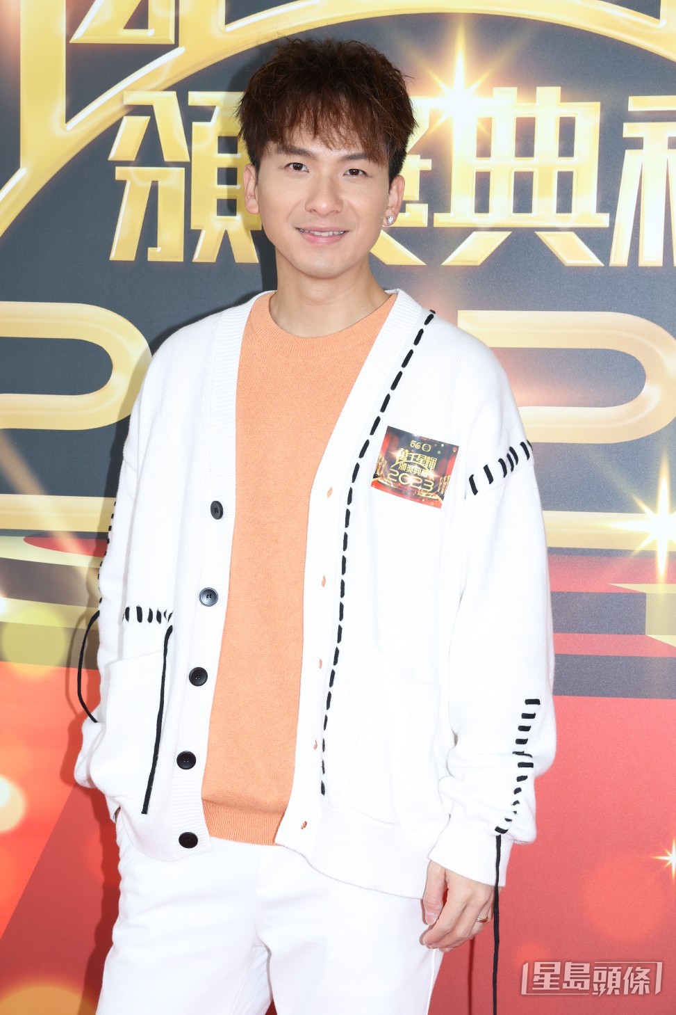 周吉佩。