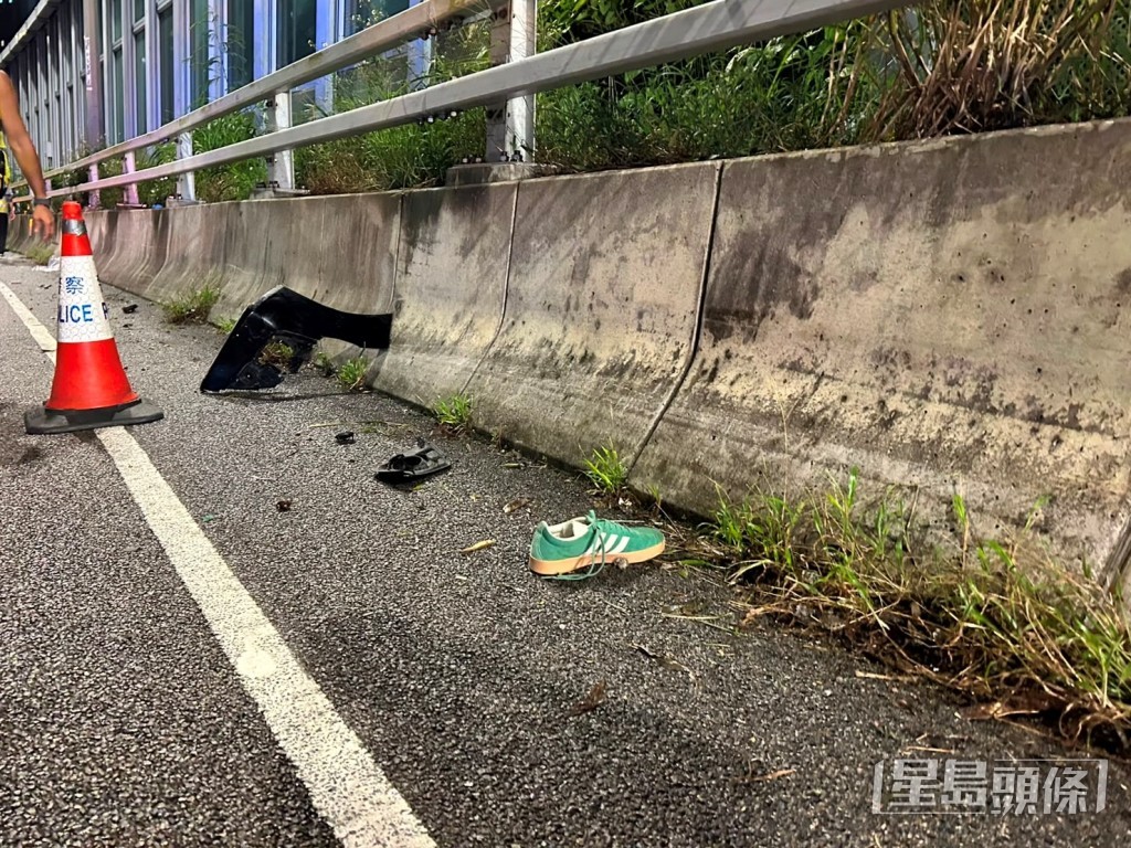 車禍現場附近遺留一隻鞋履。