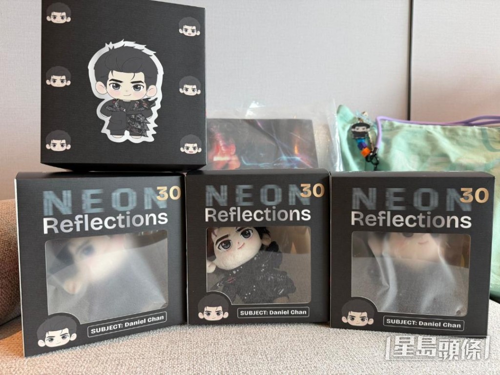 「Neon Black Warrior紀念娃娃」等紀念品，讓歌迷可以將回憶帶回家。