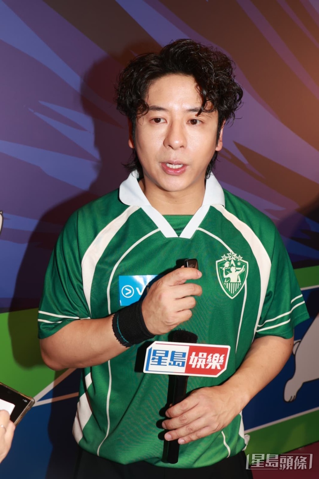 許廷鏗個人投資7位數和姐姐合資，在北角開診所。