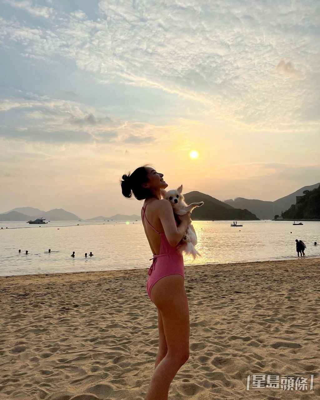 陳瀅曾帶愛犬到海灘。 陳瀅曾帶愛犬到海灘。 
