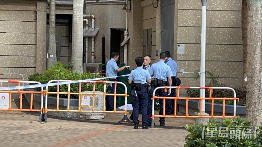 警員到場調查。 警員到場調查。