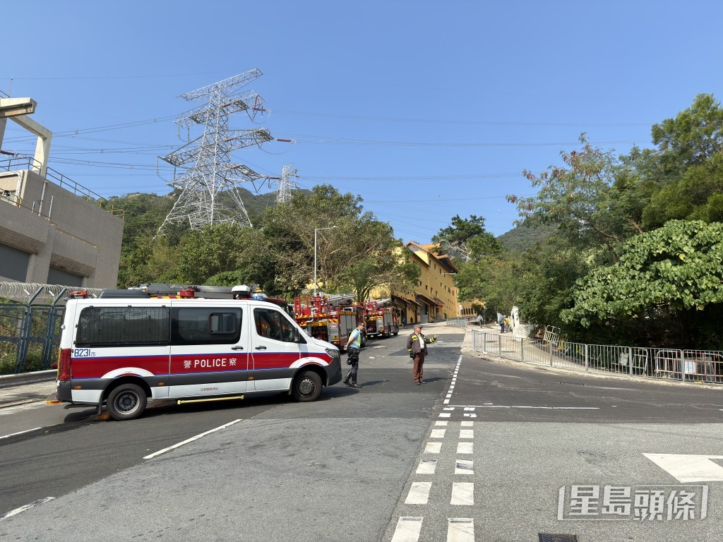 警員到場調查。梁國峰攝 警員到場調查。梁國峰攝