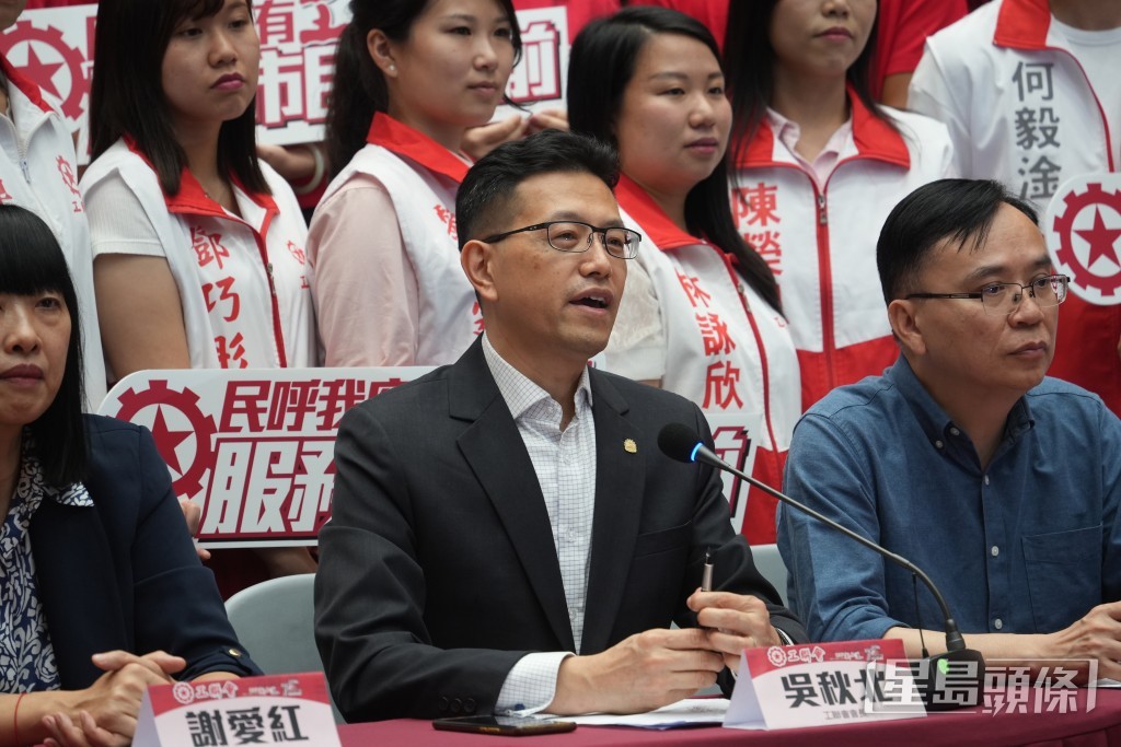 工聯會會長吳秋北強調,會以最大的誠意、擔當、抱負,希望得到「打工仔」以至全港市民的支持和認同。吳艷玲攝 工聯會會長吳秋北強調,會以最大的誠意、擔當、抱負,希望得到「打工仔」以至全港市民的支持和認同。吳艷玲攝