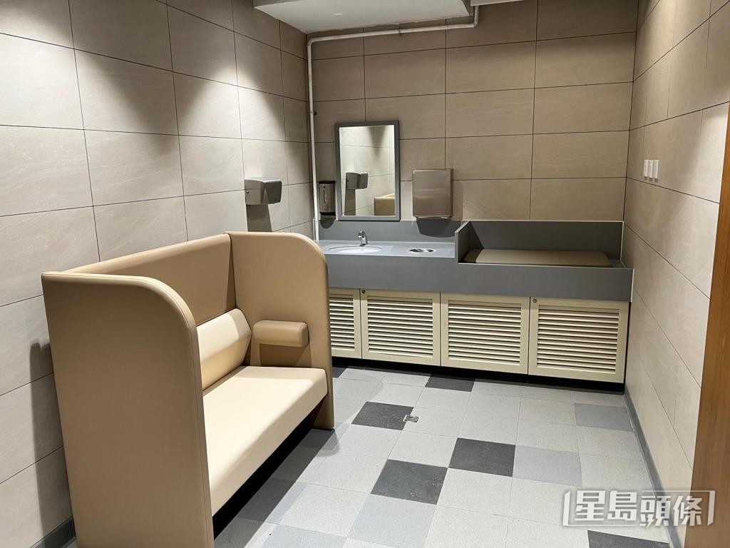 有街市翻新後增設育嬰室及母乳餵哺室。 有街市翻新後增設育嬰室及母乳餵哺室。