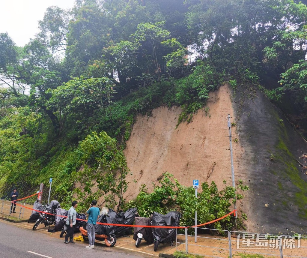 土力工程处派出土力工程师联同路政署实地视察。FB:土力场 土力工程处派出土力工程师联同路政署实地视察。FB:土力场