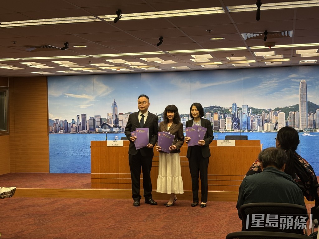 政府經濟顧問范婉兒(中)。 政府經濟顧問范婉兒(中)。