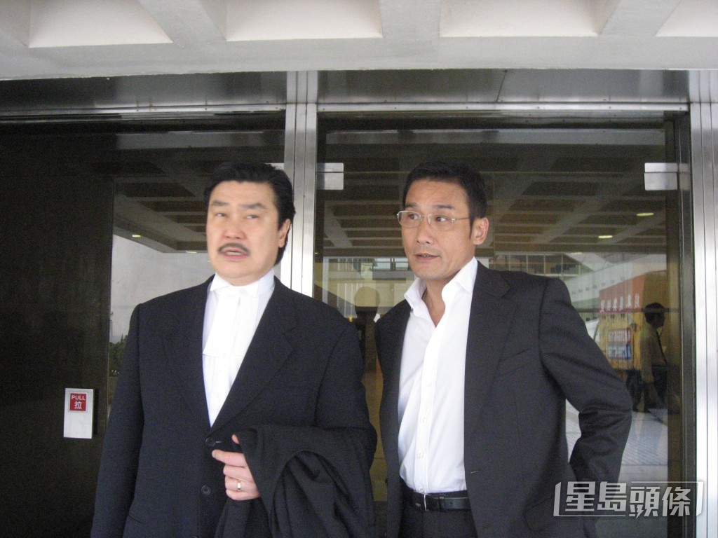 黃錦燊曾任大律師，2006年代梁家輝上庭為醉駕案求情。