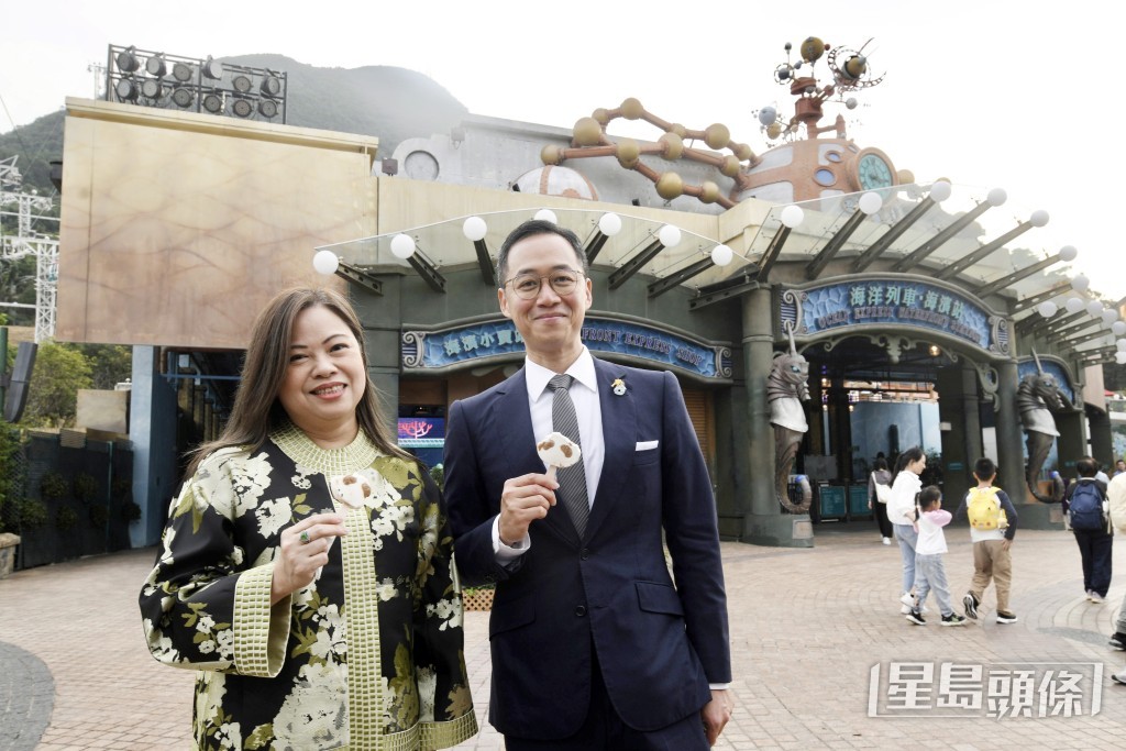 龐建貽是現任香港海洋公園主席。