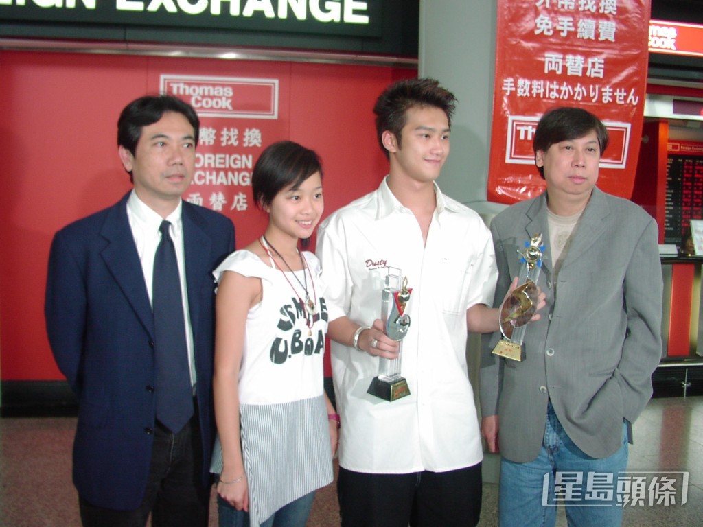 吴浩康是《2002全球华人歌唱大赛》冠军。