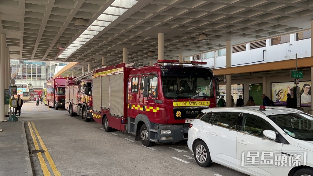 消防車戒備。蔡楚輝攝