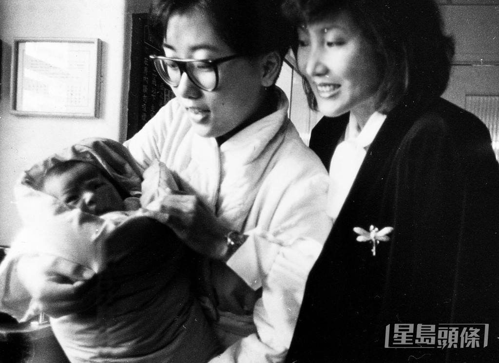 劉天蘭在1984年與岑建勳結婚，不過在1988年離婚，婚後育有一女岑寧兒。