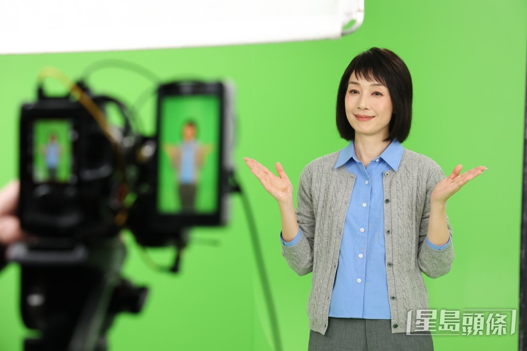 江美儀戴上假髮拍廣告。