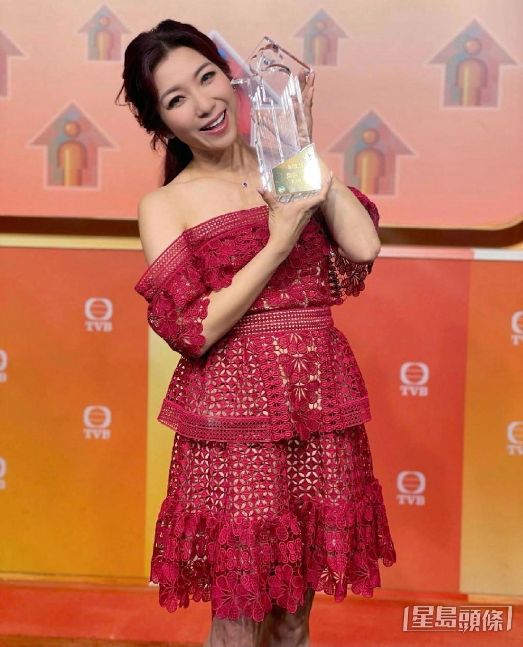 朱凯婷取得TVB杰出员工奖。