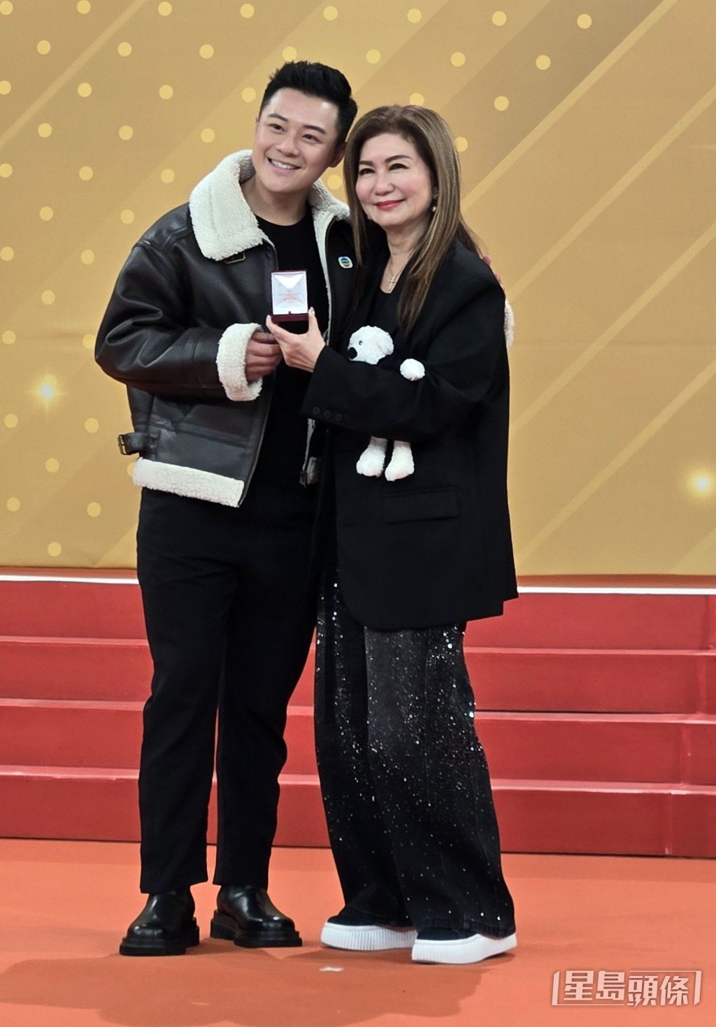 關曜儁同樣服務了十年。