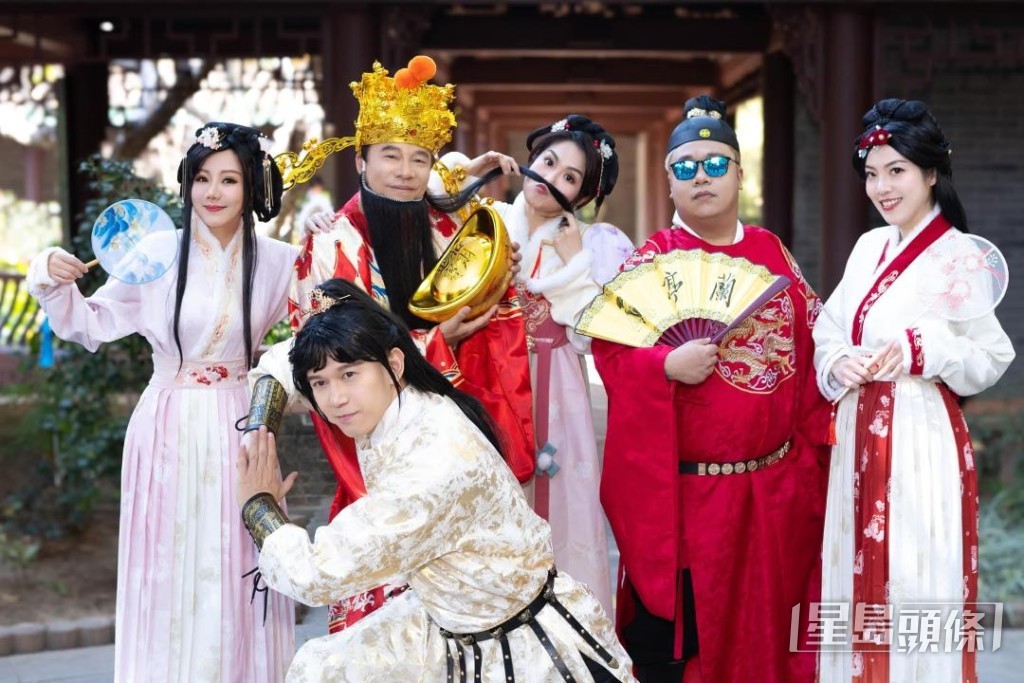 今年初「超聲團」曾出過賀年歌及拍MV。 今年初「超聲團」曾出過賀年歌及拍MV。