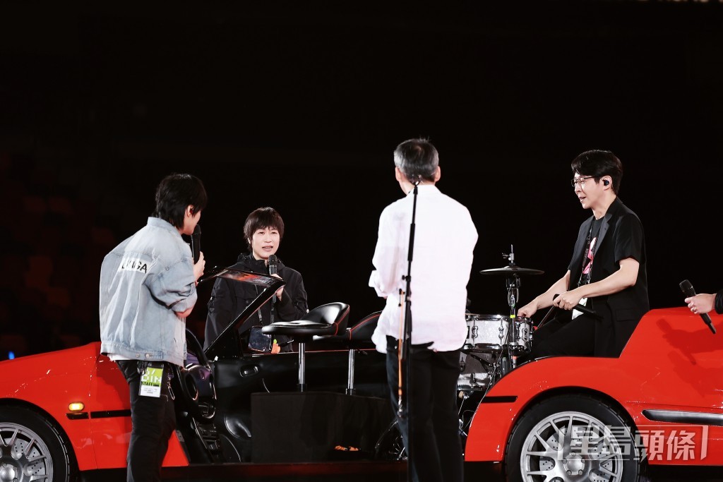 五月天狀態甚勇。 五月天狀態甚勇。