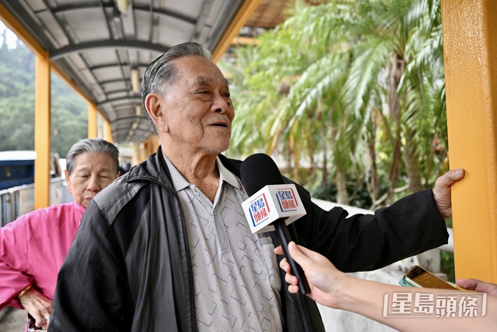 峰華邨居民梁先生。 峰華邨居民梁先生。