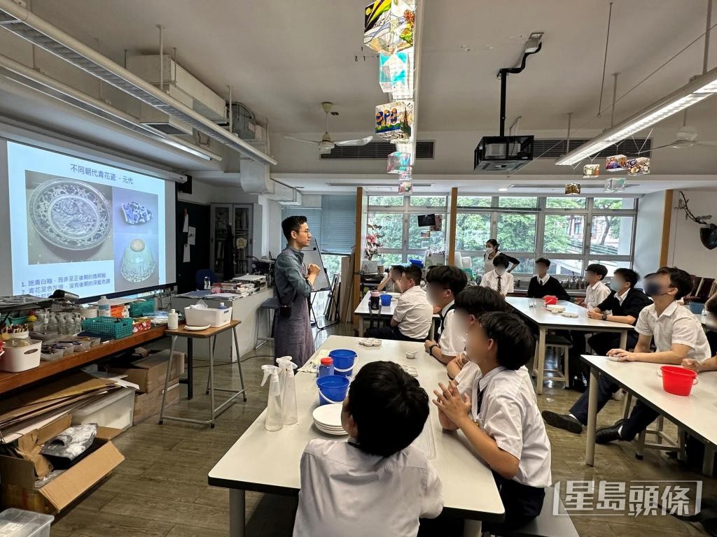 潘辉煌到不同学校教授陶艺。 受访者提供 潘辉煌到不同学校教授陶艺。 受访者提供