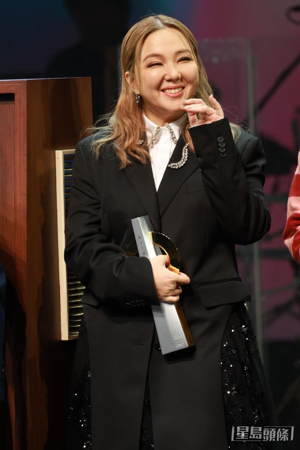 衛蘭也獲十大金曲。