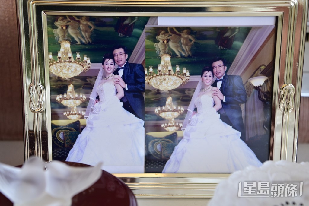 王玉环与丈夫的婚照。