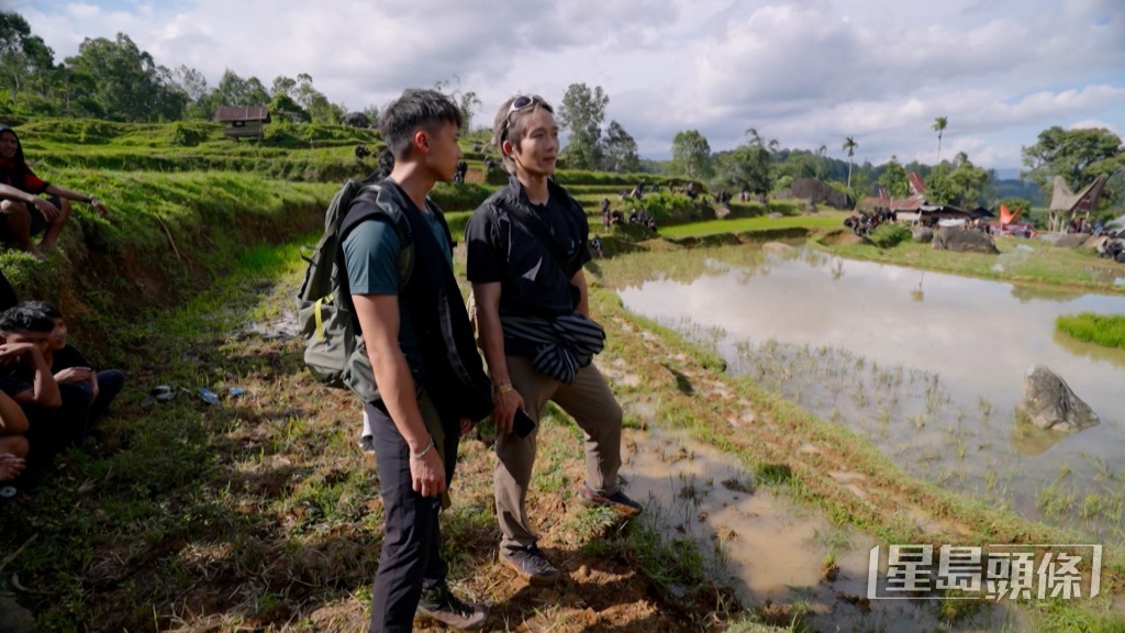 Chris、Alton對托拉查族面對死亡時的「Chill爆」態度深感欣賞。